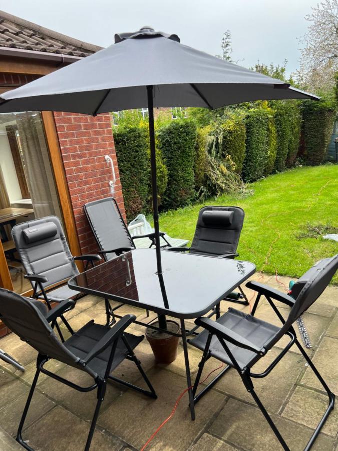 Entire -4 Bedrooms Detached House With Driveway Nottingham Exterior photo